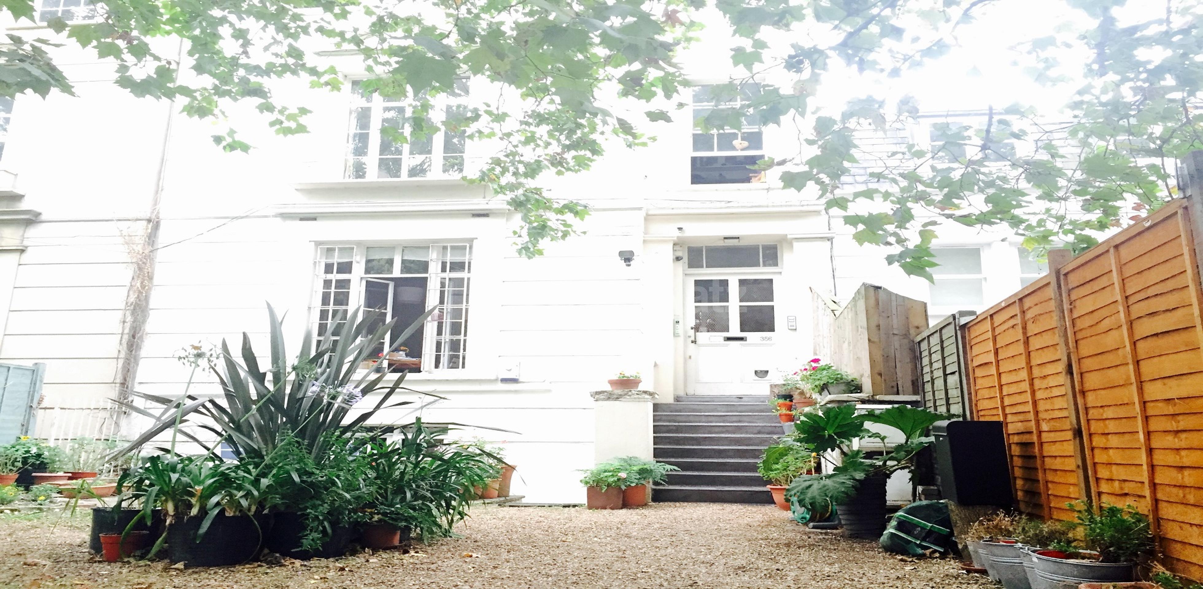 			LET , 1 Bedroom, 1 bath, 1 reception Apartment			 Coldharbour Lane, Brixton SW9